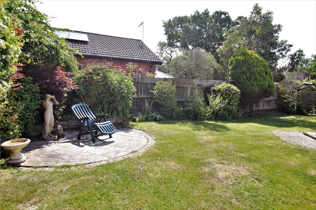 Barton Court Avenue, Barton On Sea, Hampshire, BH25 4 bed detached