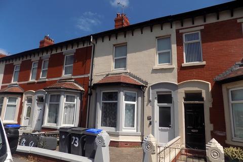 Studio to rent, Holmfield Road, Blackpool FY2