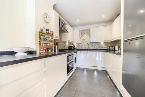 10 Windlesham Grove, London, SW19 6AW