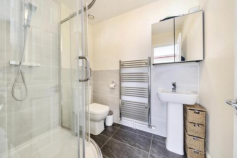 10 Windlesham Grove, London, SW19 6AW