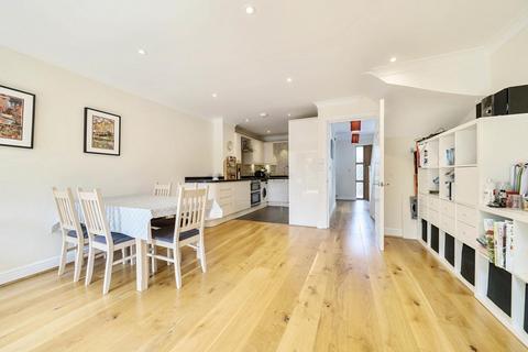 10 Windlesham Grove, London, SW19 6AW