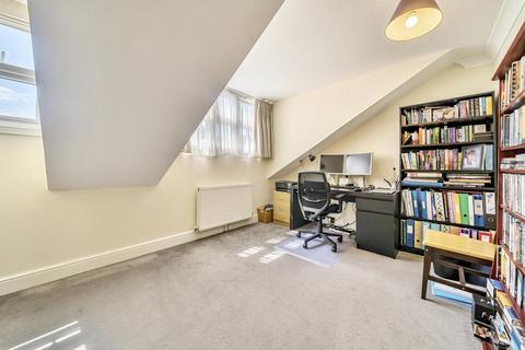 10 Windlesham Grove, London, SW19 6AW
