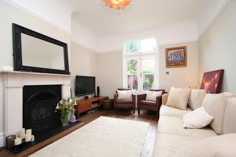 4 bedroom house to rent, Whitehall Gardens, London, UK, W3