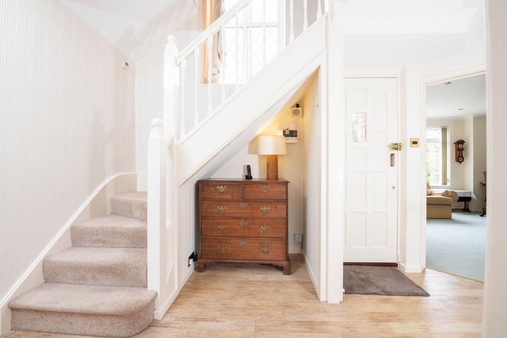 Knowle Park, Cobham, KT11 4 bed detached house for sale £1,395,000