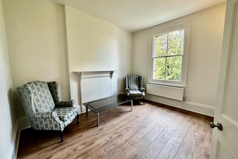 2 bedroom apartment to rent, Hornsey Lane, London