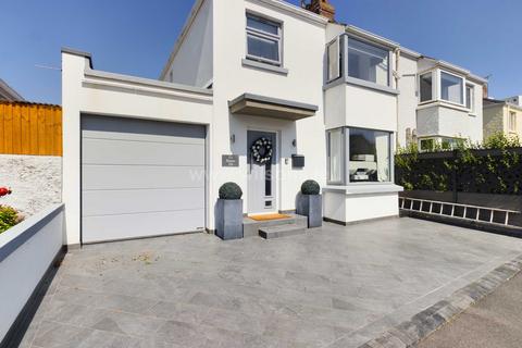3 bedroom semi-detached house for sale, St Clement