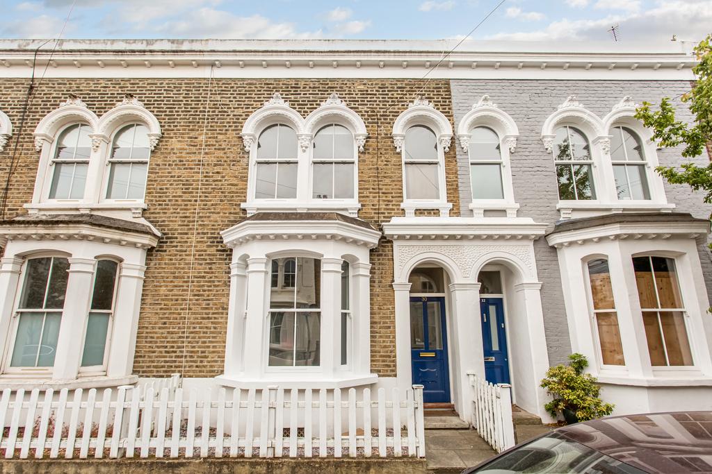 Strahan Road, E3 3 bed terraced house for sale £950,000