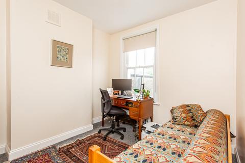 30 Strahan Road, London, E3 5DB