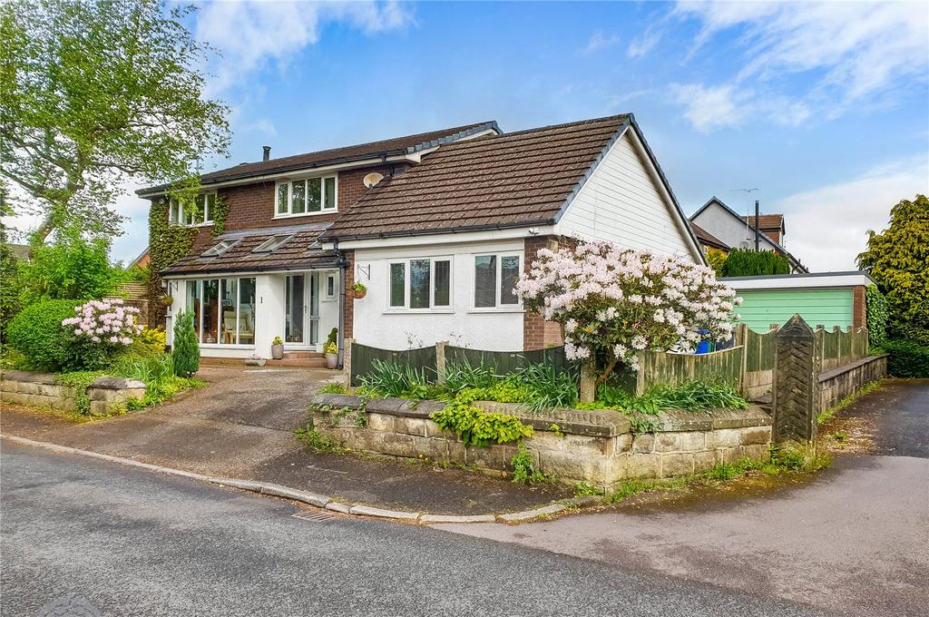 Tor Avenue, Greenmount, Bury, Greater Manchester, BL8 4HG 4 bed