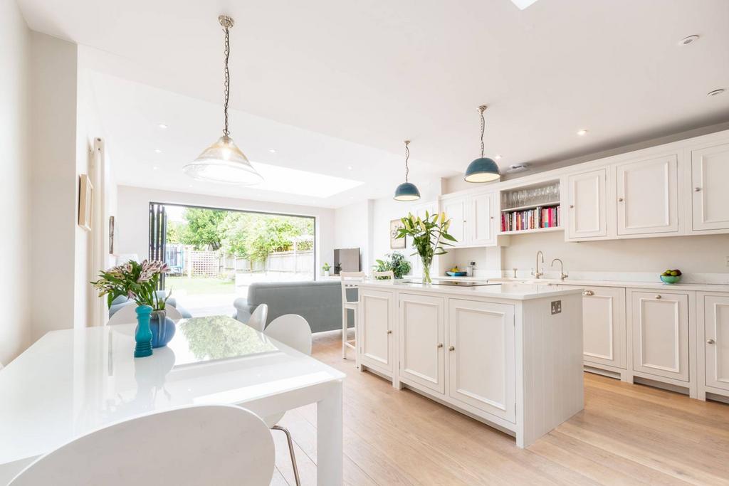 Faraday Road, South Park Gardens, London, SW19 4 bed terraced house to rent £4,500 pcm (£1,038 pw)