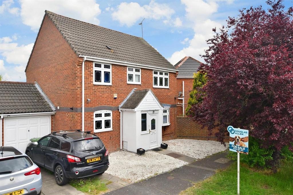 Blake Hall Drive, Shotgate, Wickford, Essex 4 bed detached house for
