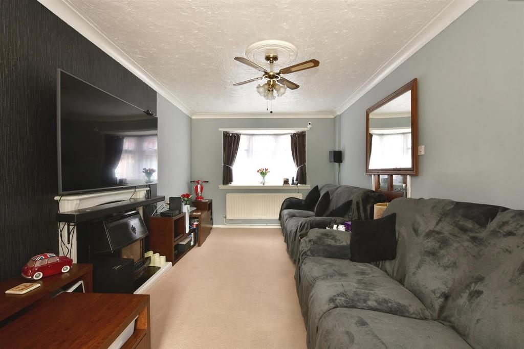 Blake Hall Drive, Shotgate, Wickford, Essex 4 bed detached house for