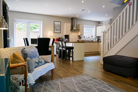 34 Broughton Road, Lodge, Wrexham, LL11 5NG