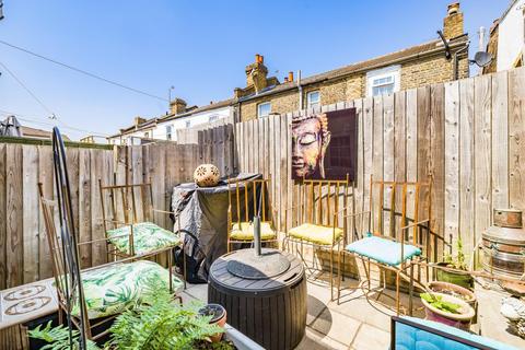 16 Freelands Grove, Bromley, BR1 3LH