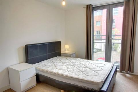 2 bedroom apartment for sale - Cameronian Square, Worsdell Drive, Gateshead, Tyne & Wear, NE8