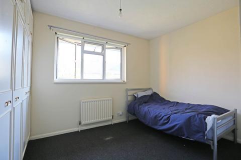 2 bedroom terraced house to rent, Palmer Road, Chadwell Heath, Dagenham, RM8