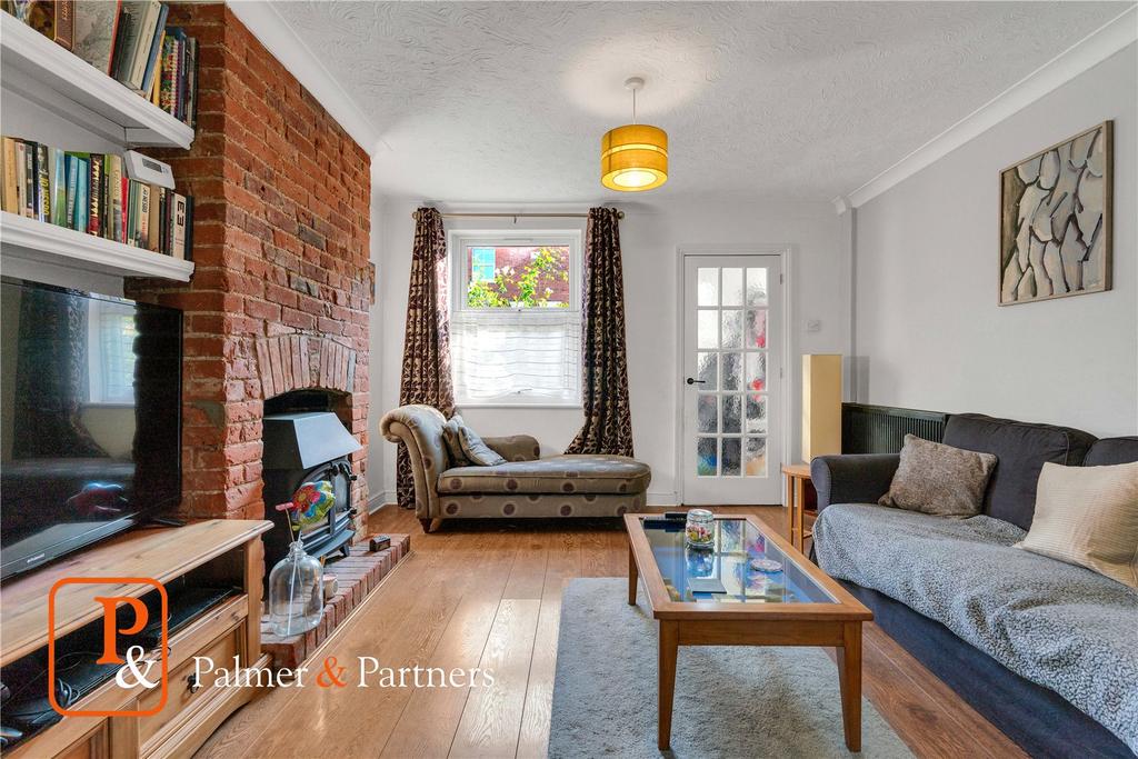 Bergholt Road, Colchester, Essex, CO4 2 bed detached house for sale £