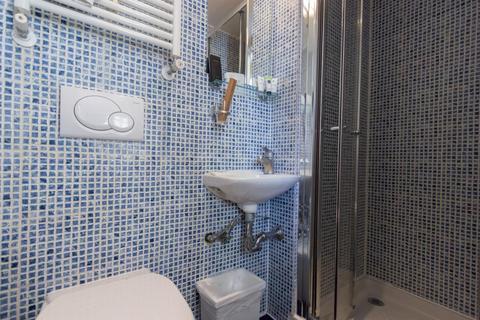 Studio to rent, North Gower Street, Euston, London, NW1
