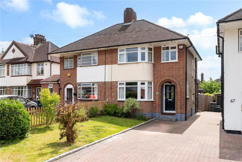 St Johns Road, Petts Wood, Orpington... 3 bed semidetached house £
