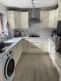 3 bedroom flat to rent, Regent Court, Sheet Street, Windsor, Berkshire