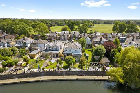 51 Summer Road, East Molesey, KT8 9LX