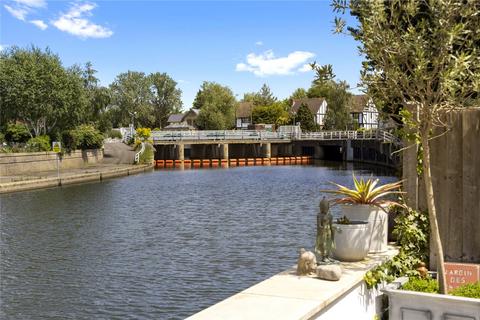 51 Summer Road, East Molesey, KT8 9LX
