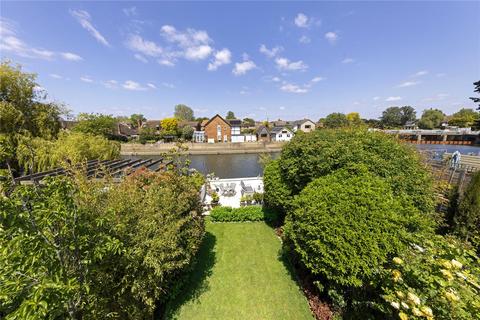 51 Summer Road, East Molesey, KT8 9LX