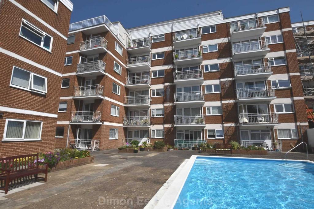 Elmhurst Road, Gosport 2 bed flat £160,000