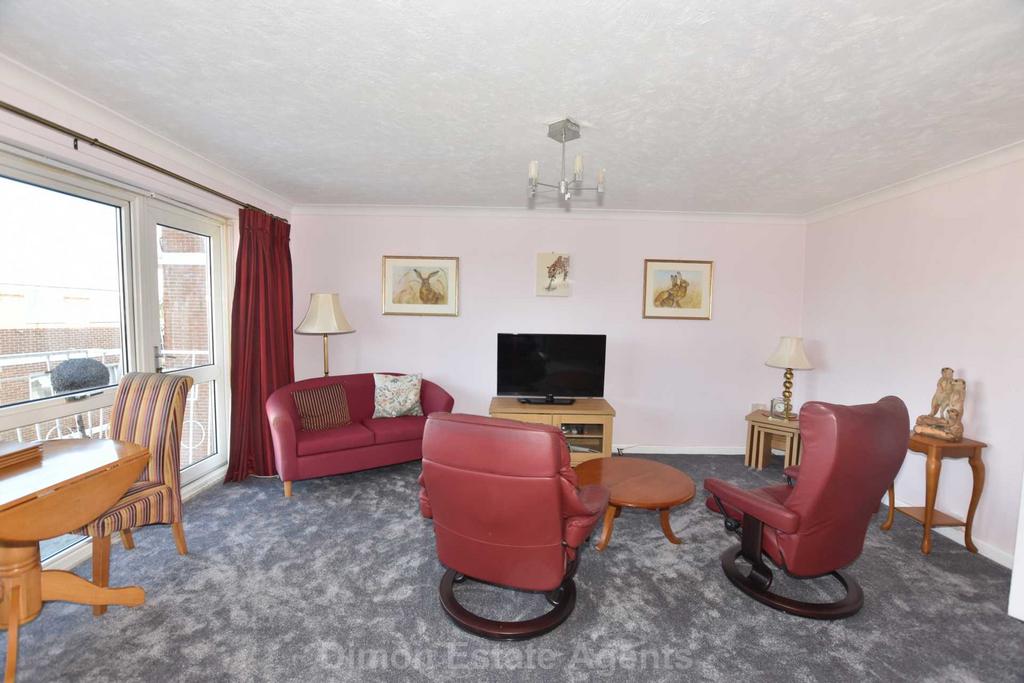 Elmhurst Road, Gosport 2 bed flat £160,000