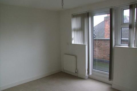 2 bedroom terraced house to rent, Southend on Sea SS2