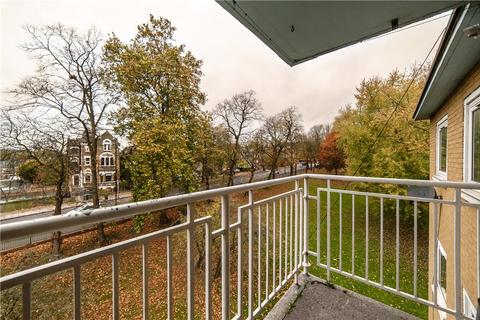 4 bedroom apartment to rent, High Trees, London, SW2