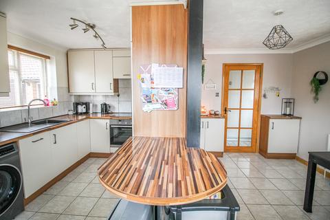 4 bedroom link detached house for sale, Whitebeam Gardens,  Farnborough , GU14