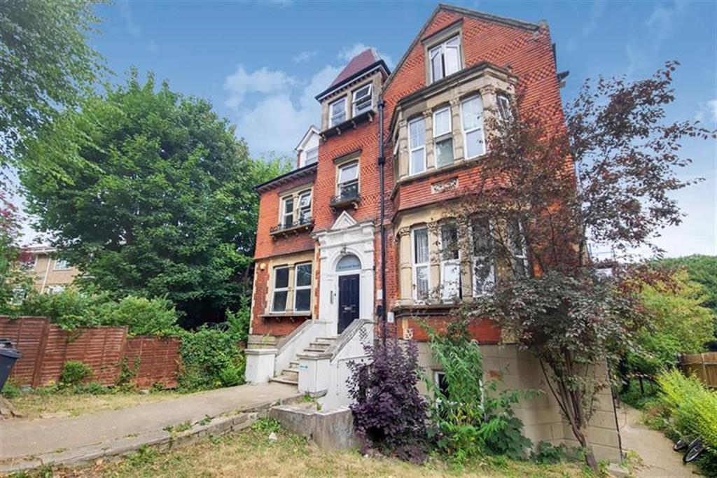 South Croydon CR2 2 bed flat for sale £350,000