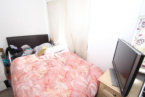 Flat D, 22 - 24 Ash Grove, London, SE20 7RD