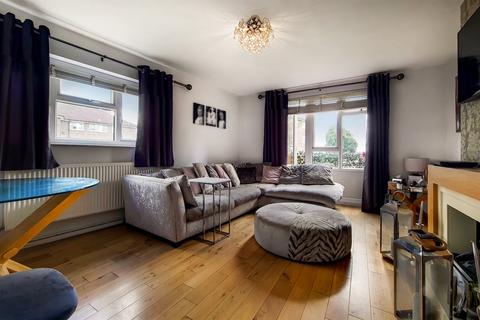 2 bedroom flat for sale - London SE25