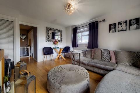 2 bedroom flat for sale - London SE25