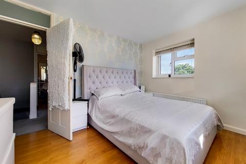 2 bedroom flat for sale, London SE25