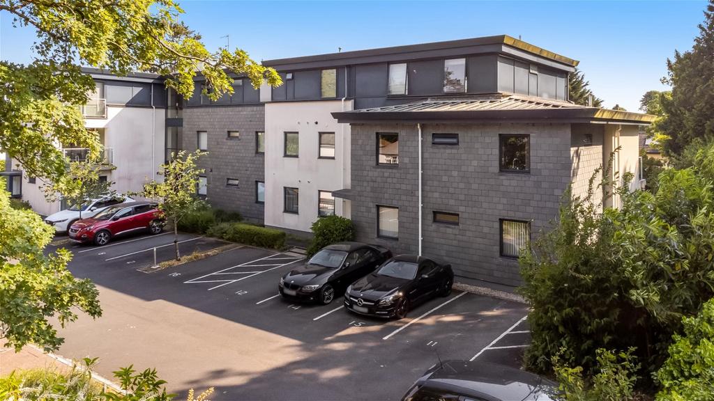 Tavistock Road, Derriford, Plymouth, PL6 8AB 1 bed flat for sale £170,000