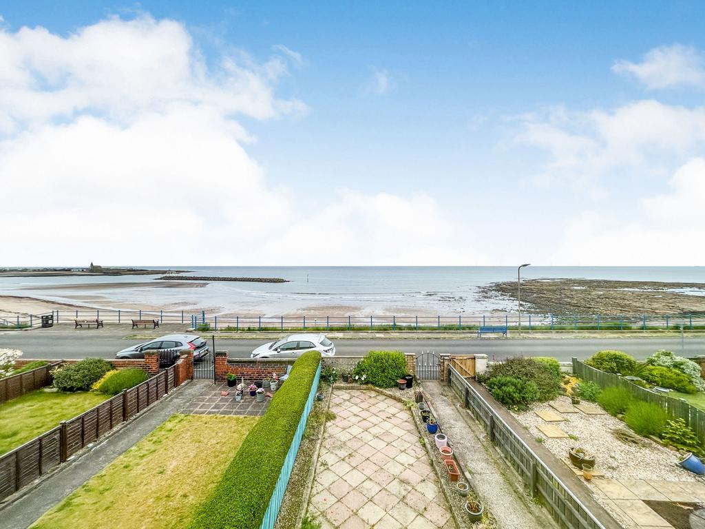 Beach Terrace, NewbigginbytheSea, Northumberland, NE64 6XE 3 bed
