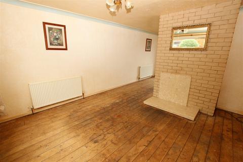 19 Hall Royd Walk, Silkstone Common, Barnsley, S75 4QA