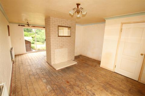 19 Hall Royd Walk, Silkstone Common, Barnsley, S75 4QA