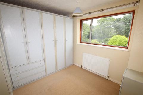 19 Hall Royd Walk, Silkstone Common, Barnsley, S75 4QA