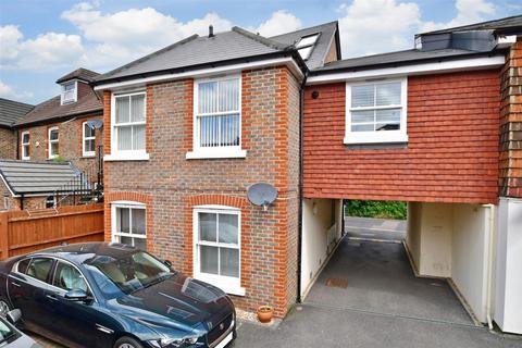 1 bedroom ground floor flat for sale, Springfield Road, Crawley, West Sussex