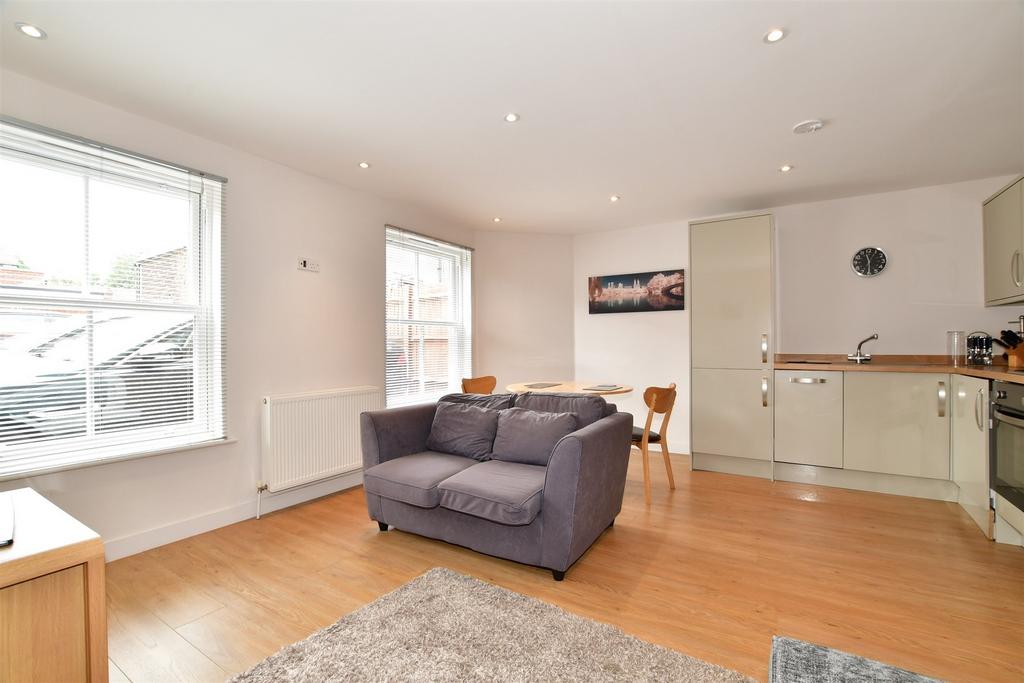 Springfield Road, Crawley, West Sussex 1 bed ground floor flat for sale