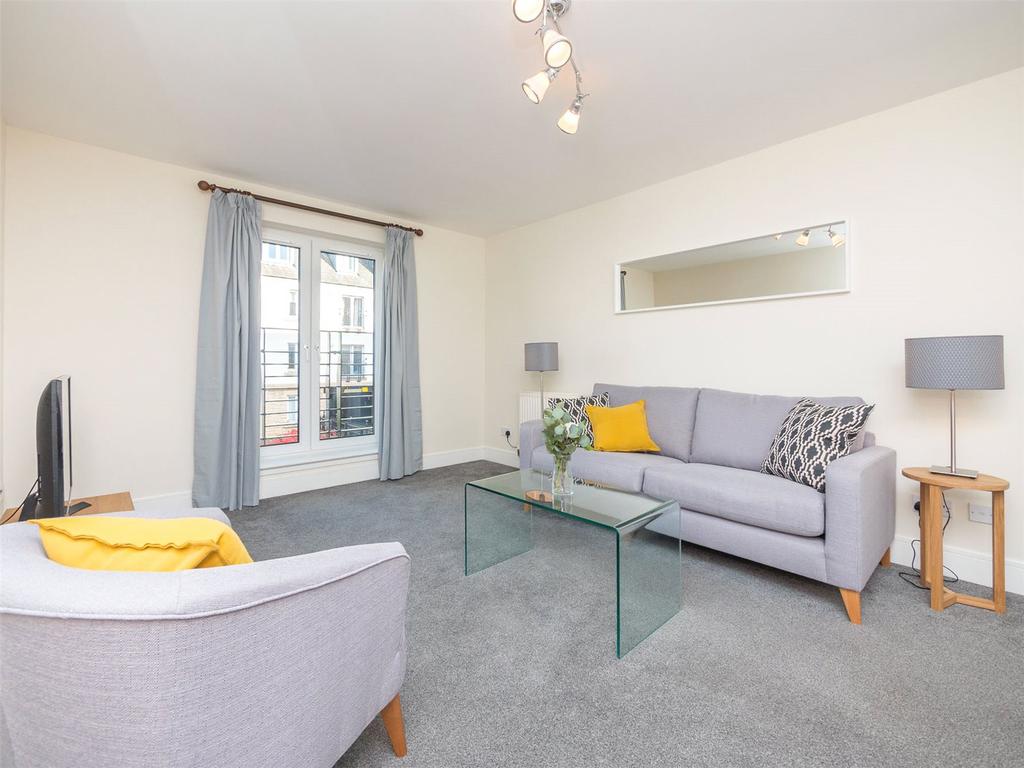 Hopetoun Crescent, Edinburgh, EH7 2 bed flat £1,590 pcm (£367 pw)