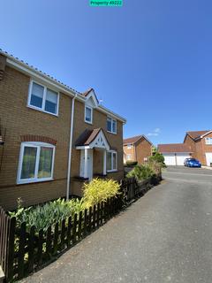 3 bedroom semi-detached house to rent, Aspen Avenue, Loughborough, LE11