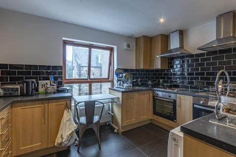 8 bedroom flat share to rent - 04P – East Crosscauseway, Edinburgh, EH8 9HD