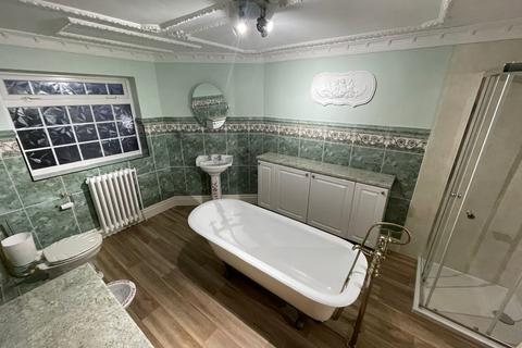4 bedroom semi-detached house to rent, Tinkers Farm Road, Birmingham, West Midlands, B31