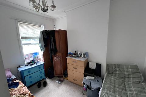 3 bedroom end of terrace house for sale, Stratford, E15
