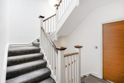 31 Palace Street, London, SW1E 5HW